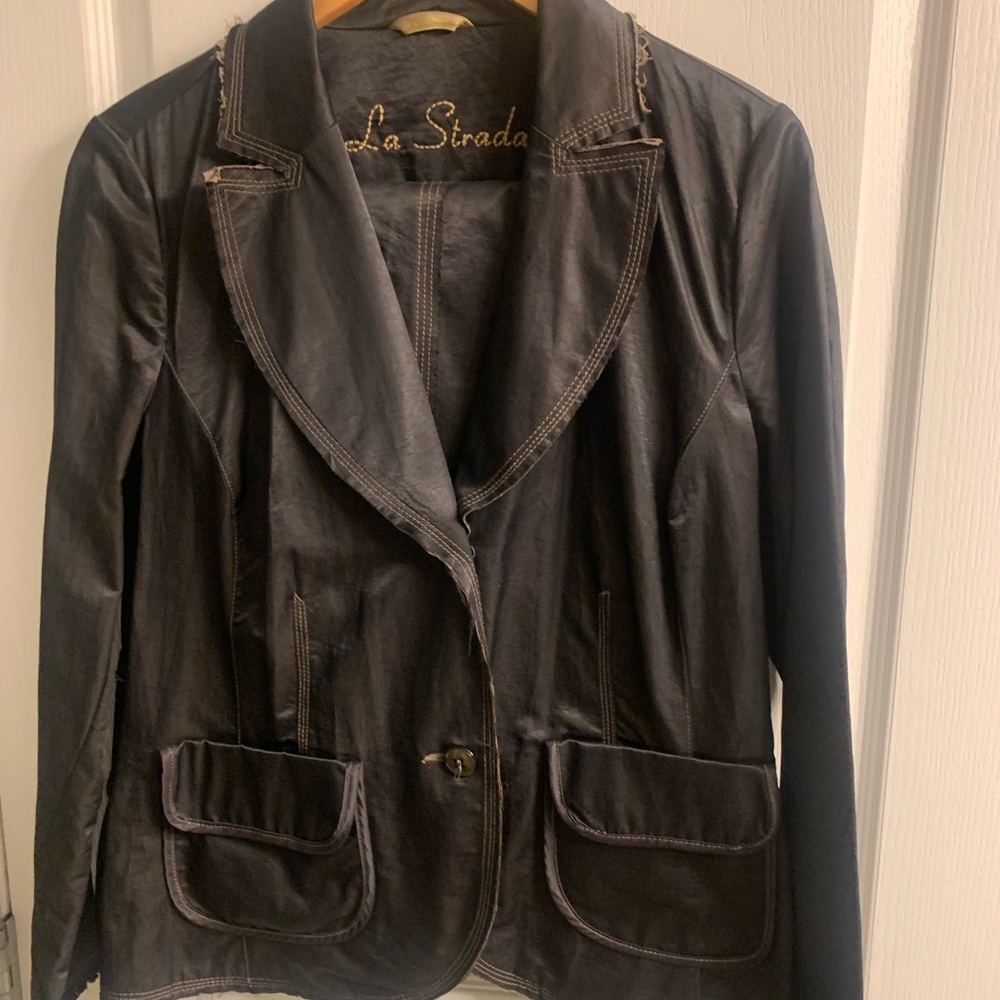La Strada 2 piece suit short jacket